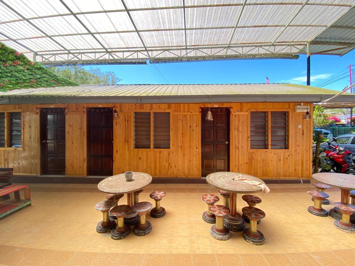Aiza Homestay Opposite Abang Strawberry Taman Sedia 타나라타 외부 사진