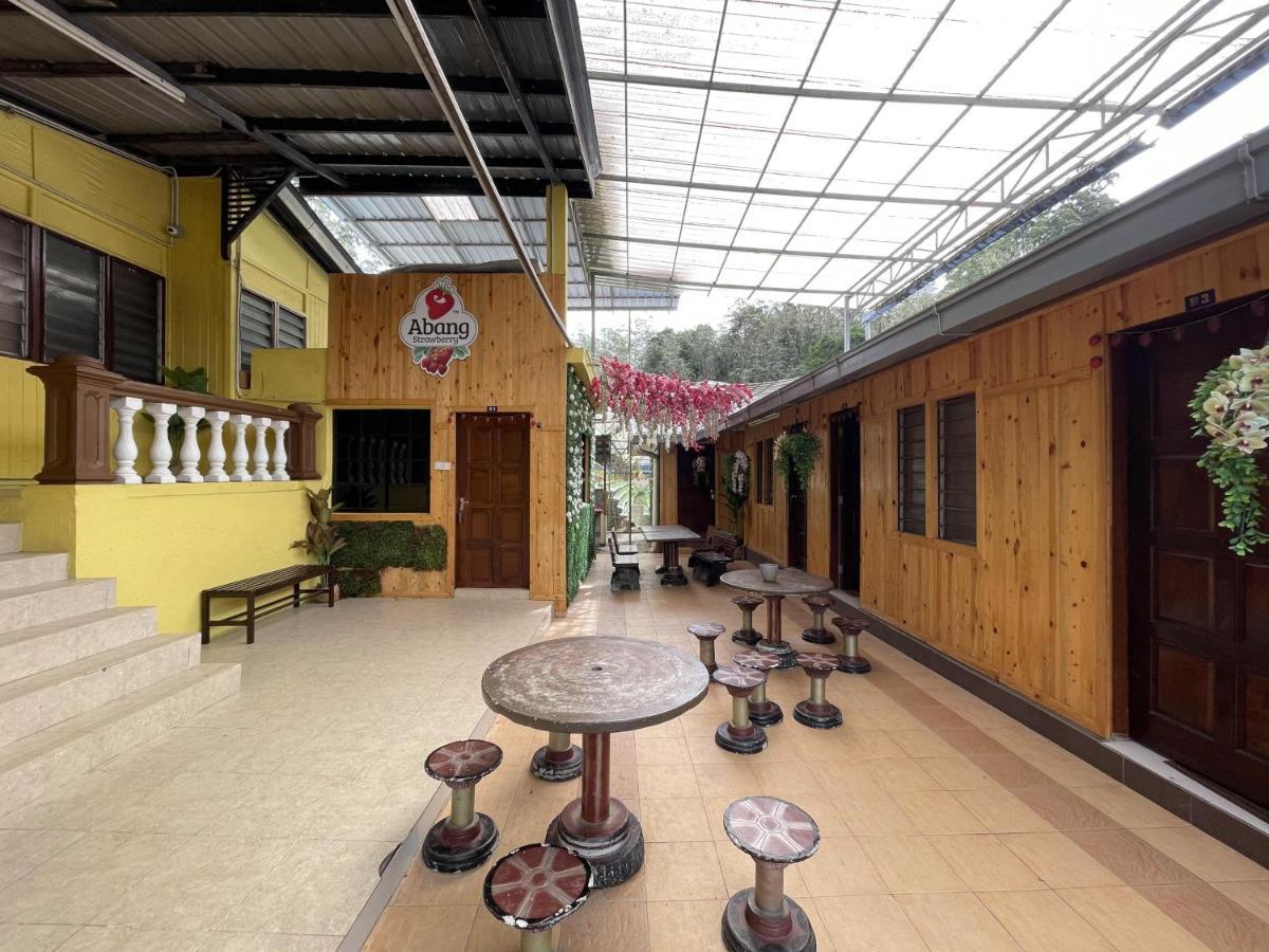 Aiza Homestay Opposite Abang Strawberry Taman Sedia 타나라타 외부 사진