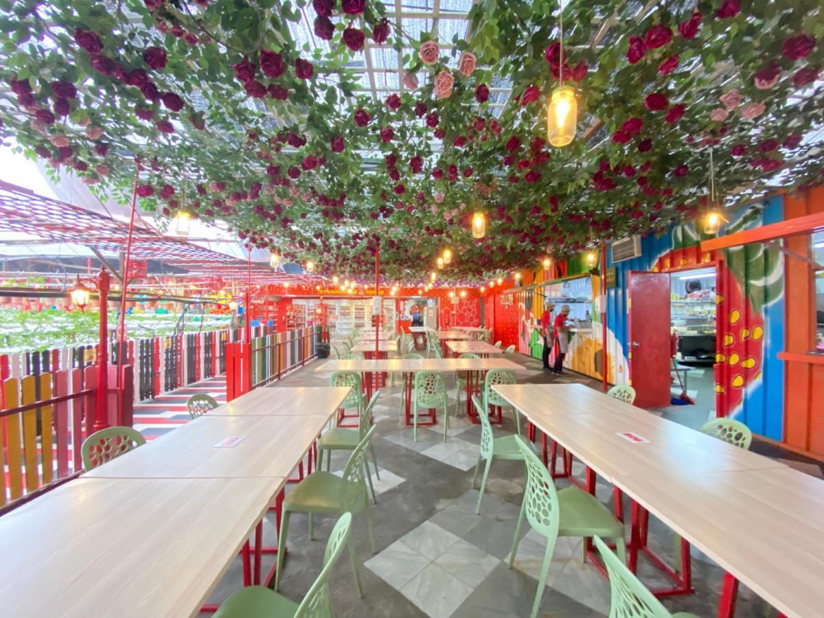 Aiza Homestay Opposite Abang Strawberry Taman Sedia 타나라타 외부 사진