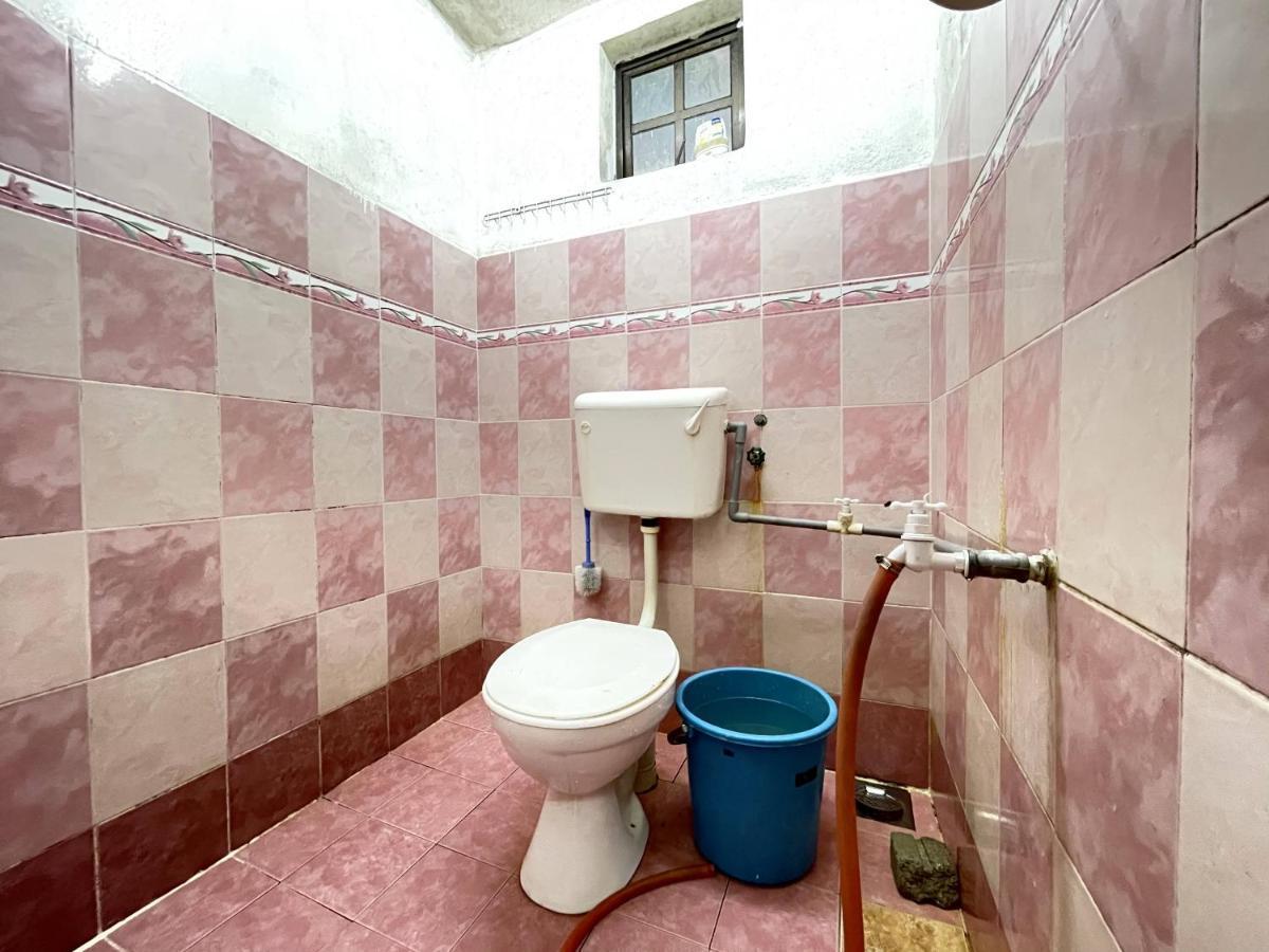 Aiza Homestay Opposite Abang Strawberry Taman Sedia 타나라타 외부 사진