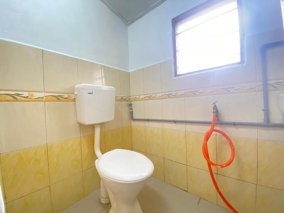 Aiza Homestay Opposite Abang Strawberry Taman Sedia 타나라타 외부 사진