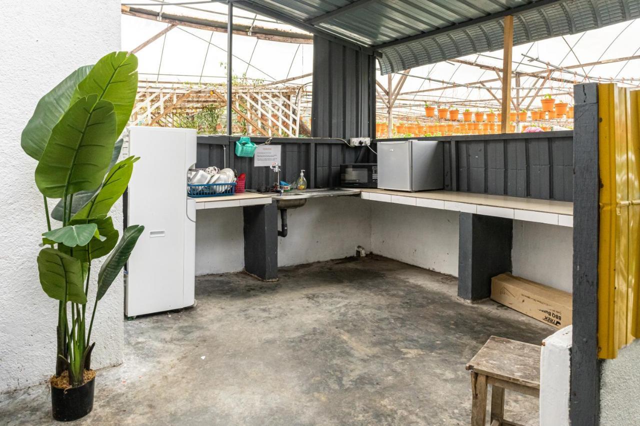 Aiza Homestay Opposite Abang Strawberry Taman Sedia 타나라타 외부 사진