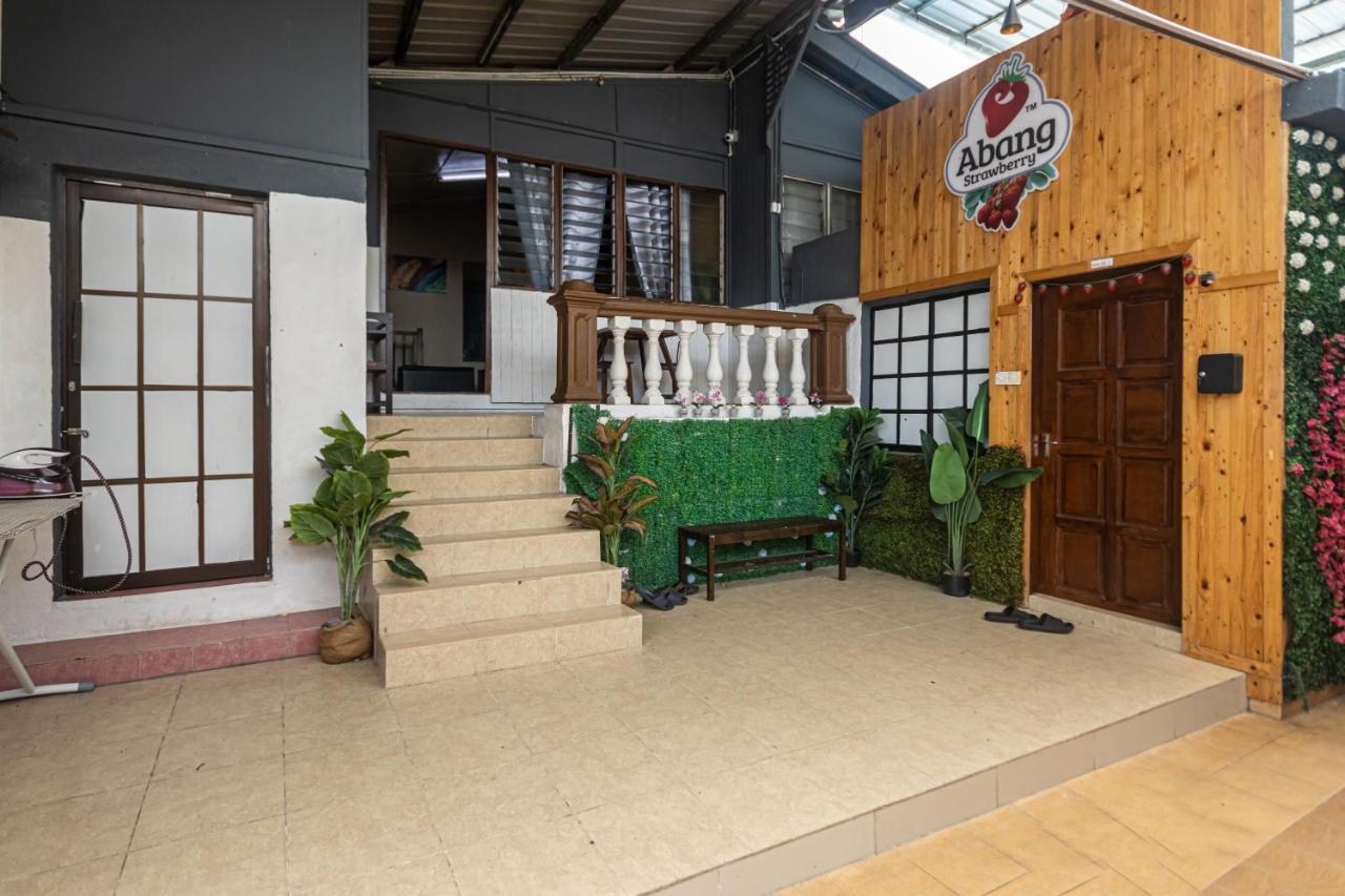 Aiza Homestay Opposite Abang Strawberry Taman Sedia 타나라타 외부 사진