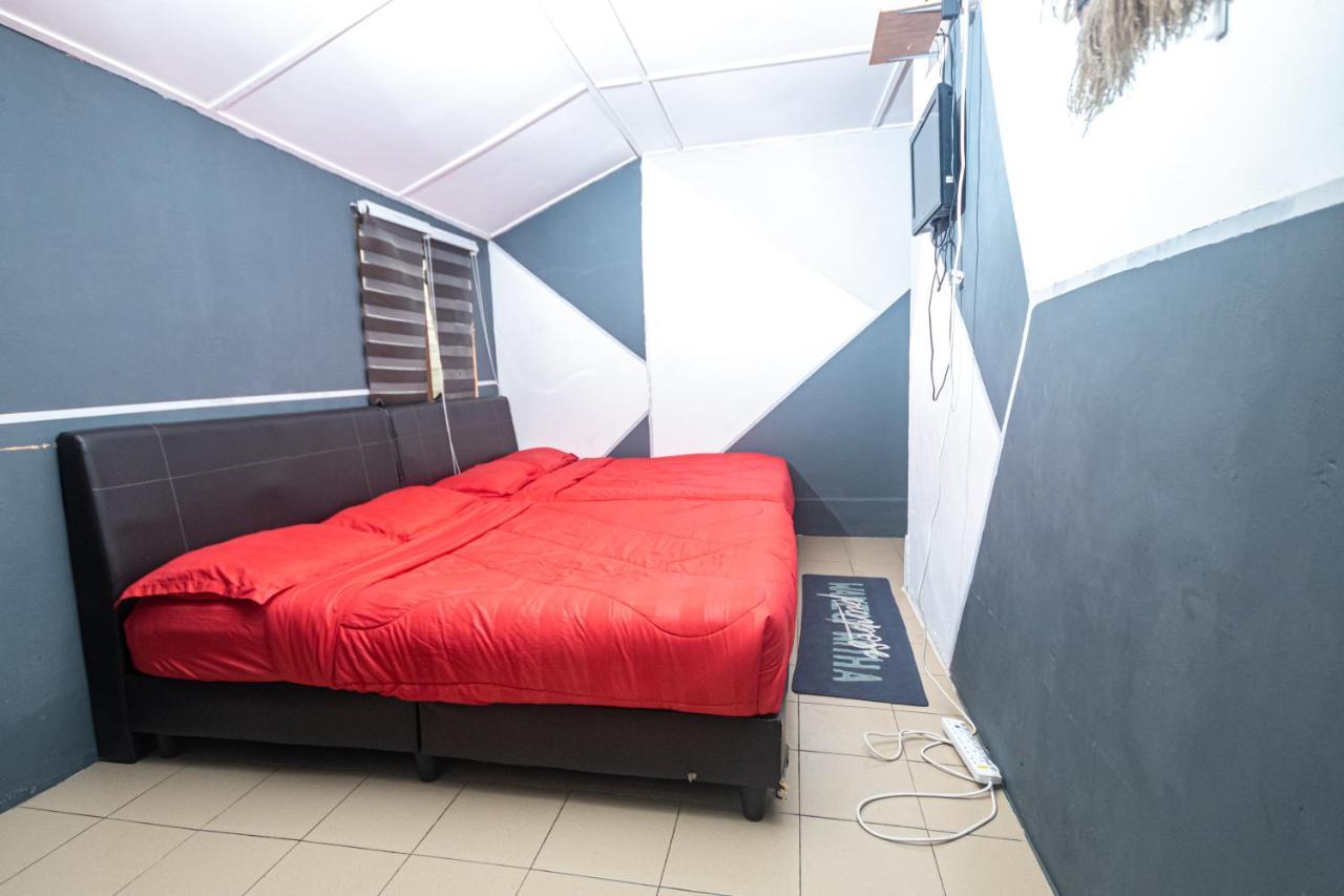Aiza Homestay Opposite Abang Strawberry Taman Sedia 타나라타 외부 사진