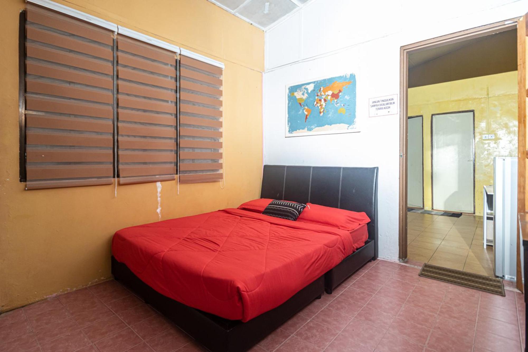 Aiza Homestay Opposite Abang Strawberry Taman Sedia 타나라타 외부 사진