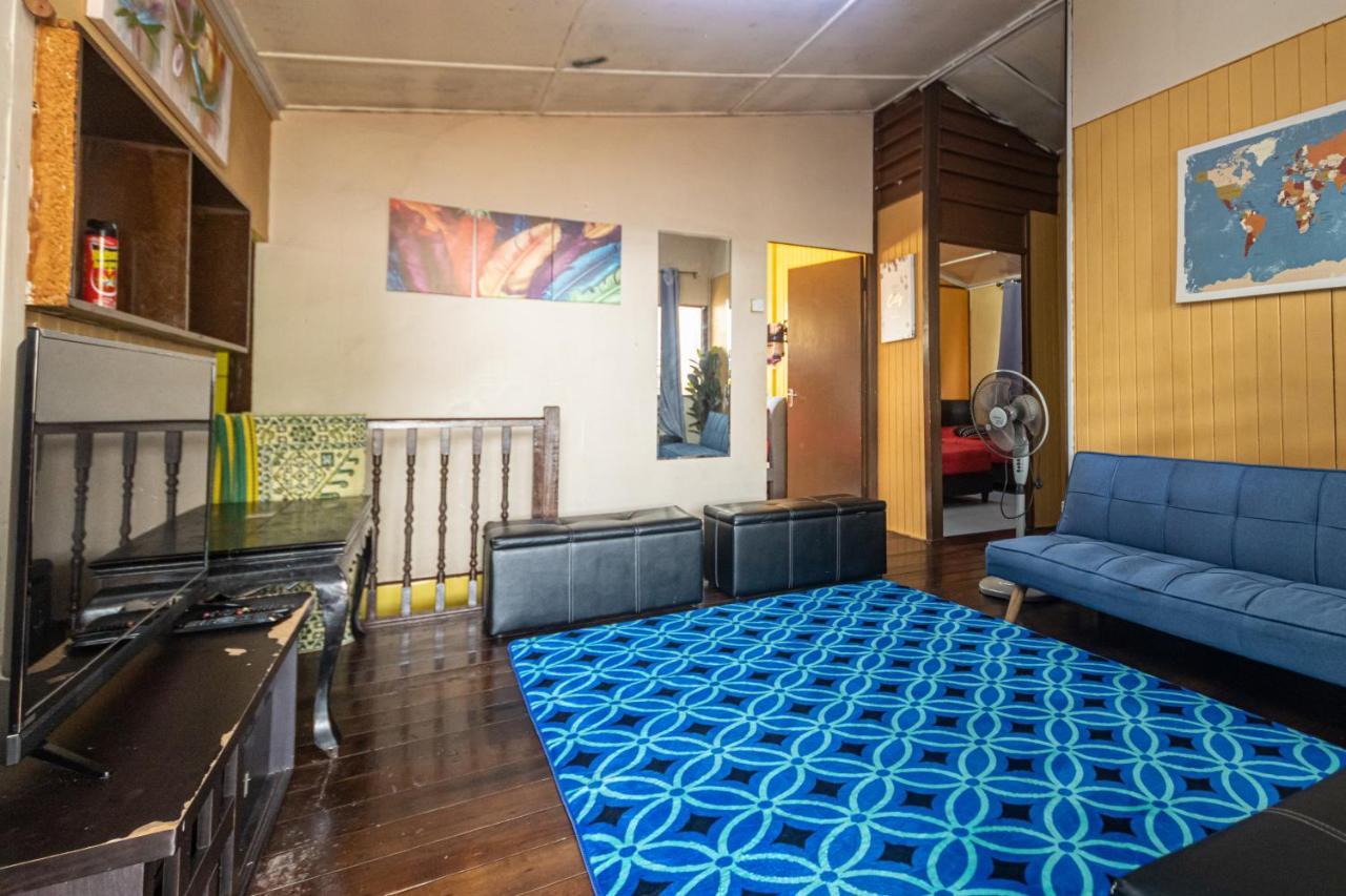 Aiza Homestay Opposite Abang Strawberry Taman Sedia 타나라타 외부 사진
