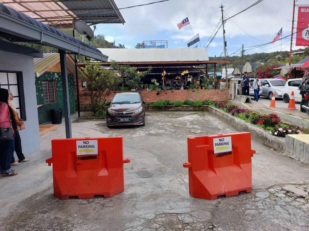 Aiza Homestay Opposite Abang Strawberry Taman Sedia 타나라타 외부 사진